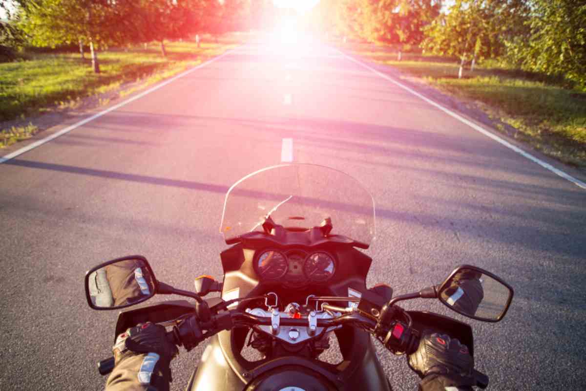 cosa fare per non correre i rischi quando si viaggia in moto