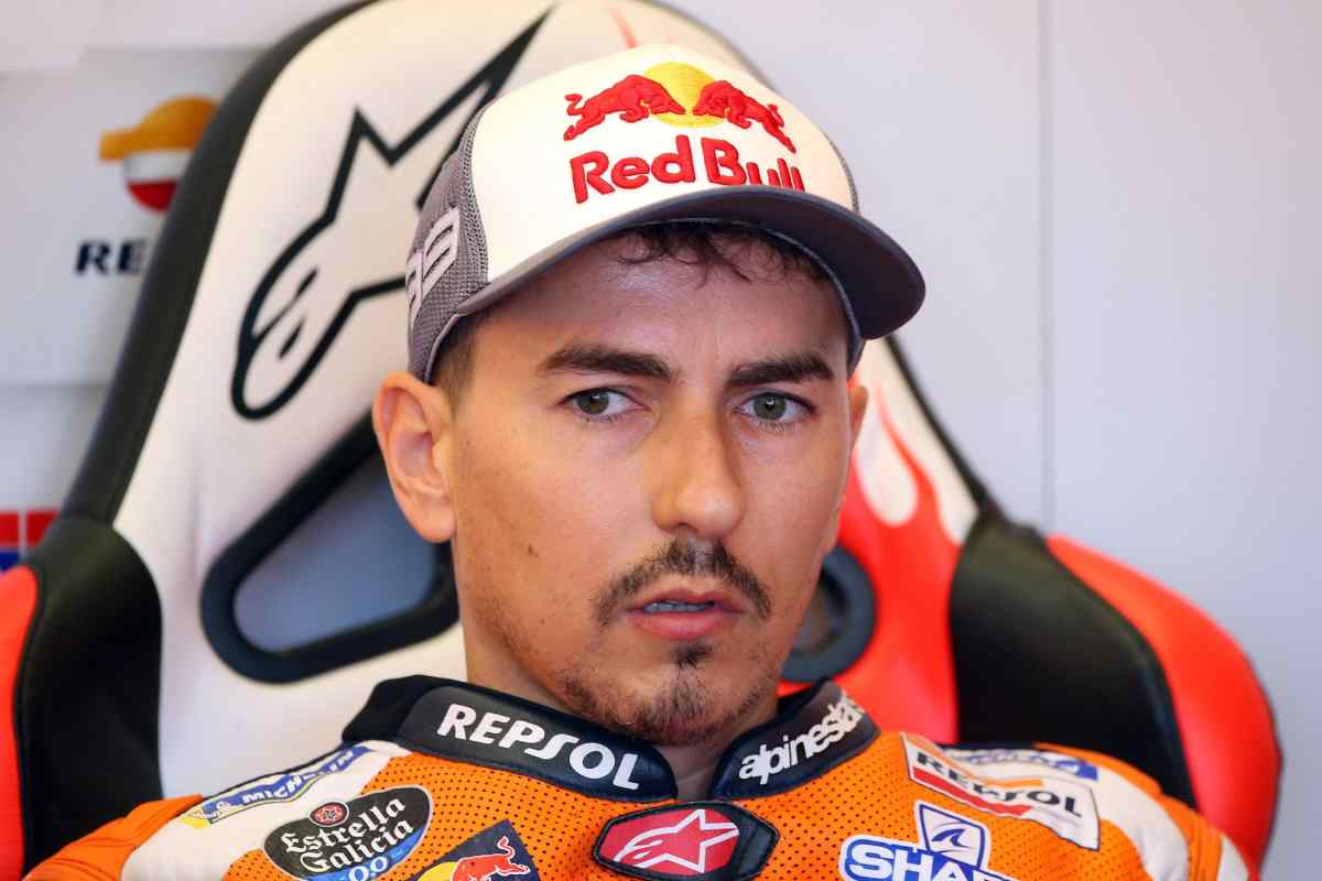 Gran Turismo, come vanno le cose a Jorge Lorenzo: il suo compagno di team vuota il sacco