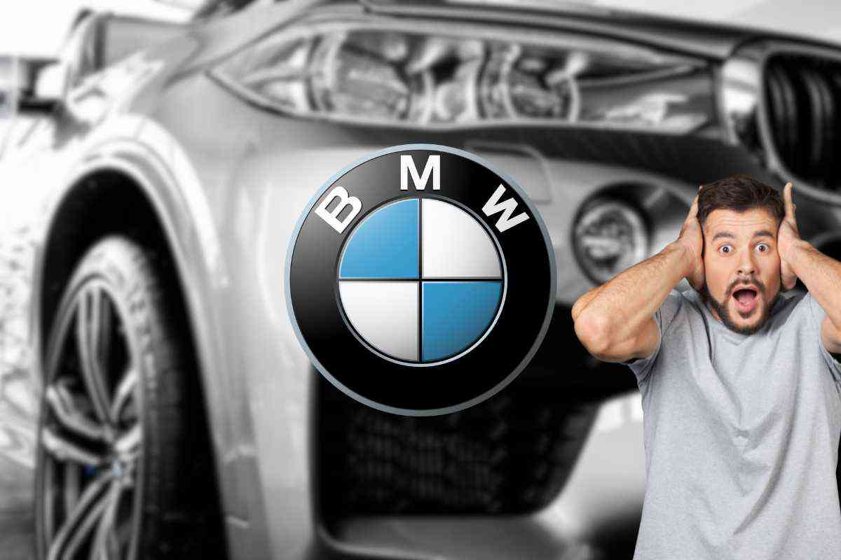 Il parcheggiatore distrugge la BMW