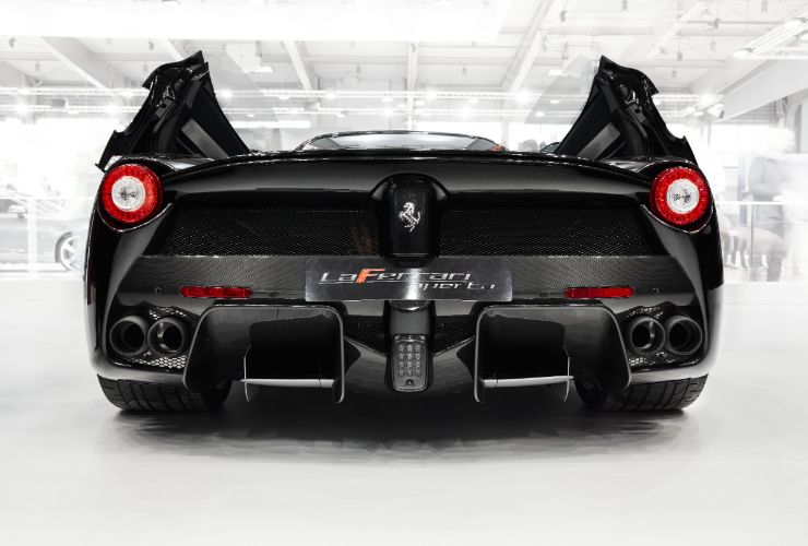 Supercar, che rischio per questa Ferrari