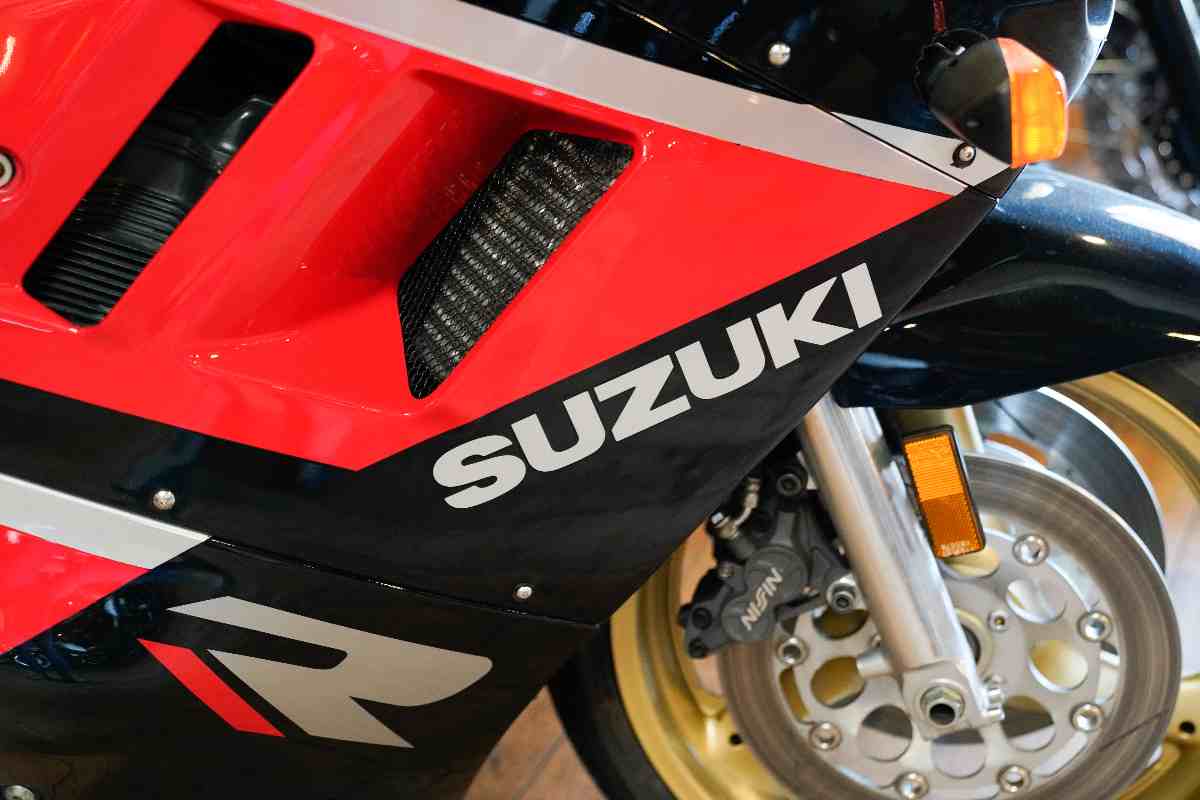 Suzuki GSX R, questo modello anni '80 è in vendita