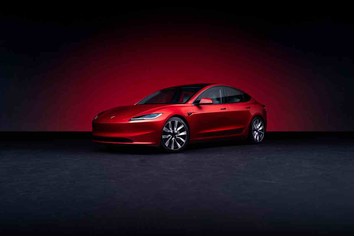 Tesla, arriva il modello economico